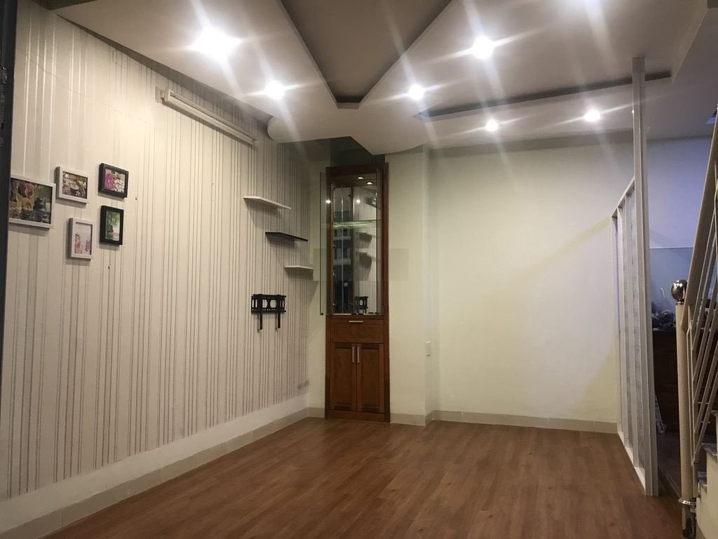 Cho thuê nhà nguyên căn hẻm xe hơi Huỳnh Tấn Phát