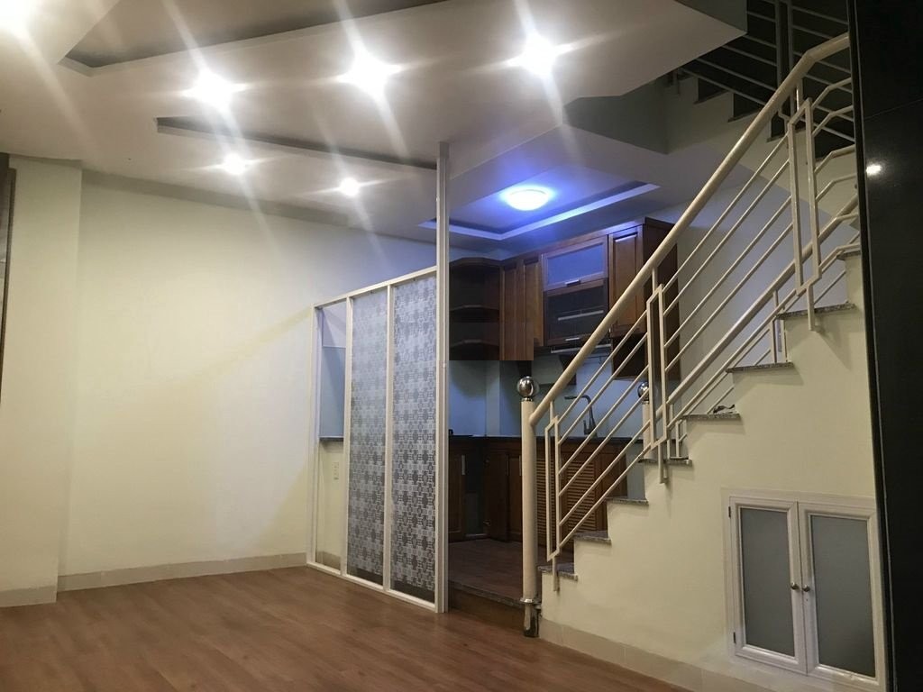 Cho thuê nhà nguyên căn hẻm xe hơi Huỳnh Tấn Phát