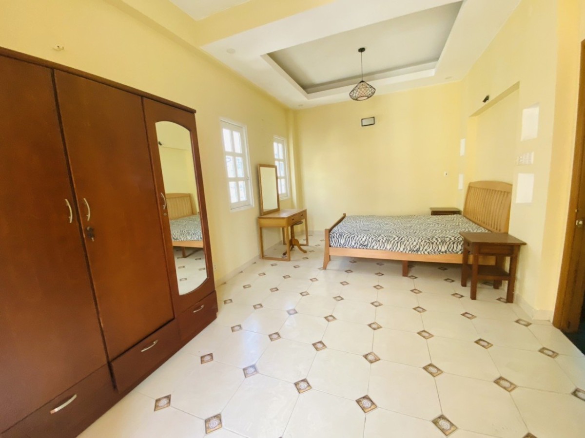 Cho thuê nhà hẻm xe hơi Sư Vạn Hạnh giá 25
triệu/tháng