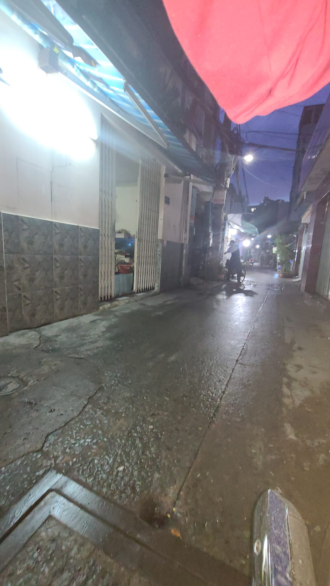 Bán nhà đường Cách Mạng Tháng 8 42M2 giá chỉ 3 tỷ
