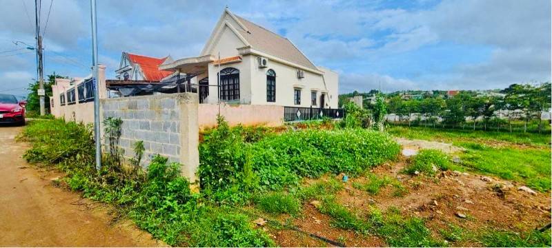 Bán nhà + vườn cây ăn trái 4800m2 ( 200m thổ cư ) Đường QL 20, Xã Ninh Gia, Huyện Đức Trọng, Lâm Đồng rất đẹp