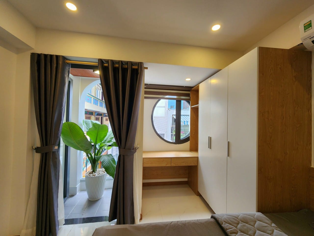 Bán nhà mặt đường Vĩnh Hội 50M2 giá 11,2 tỷ