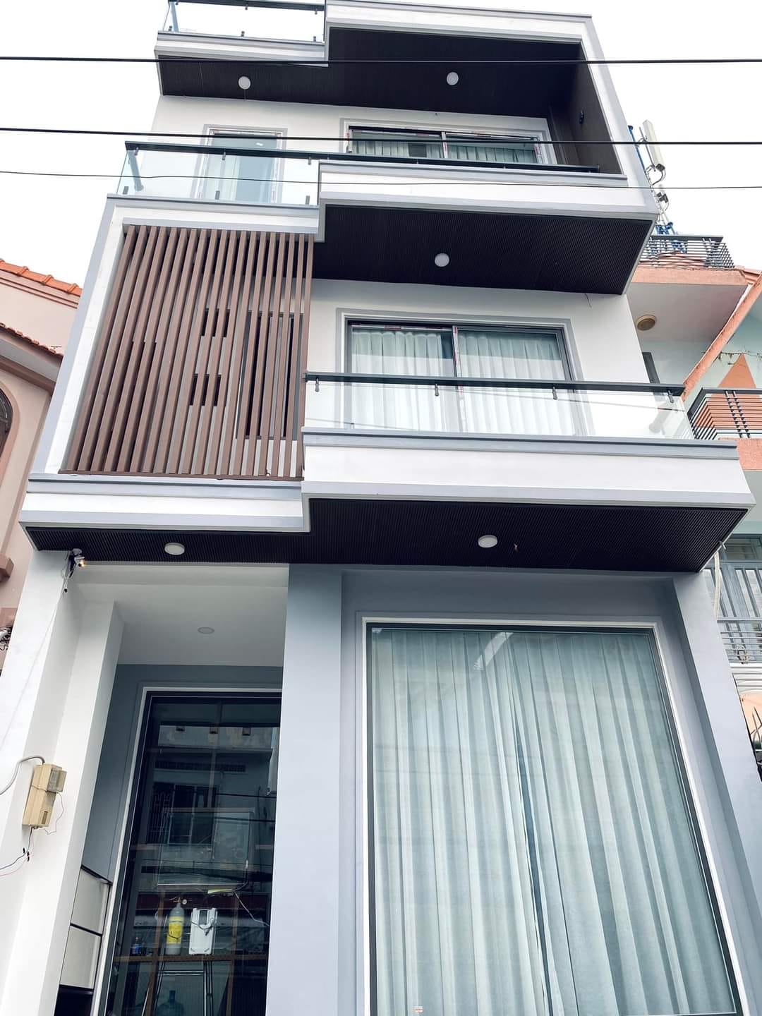 Bán Villa 6 tầng 80M2 Lê quang định mặt tiền 6m