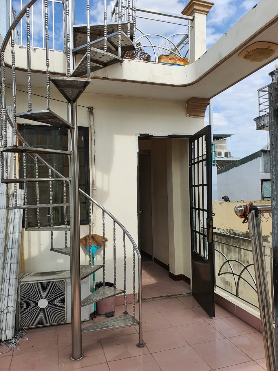 Bán nhà quận 3 Chợ Bàn Cờ cách hẻm xe hơi 3 bước chân giá 7,655 tỷ có thương lượng