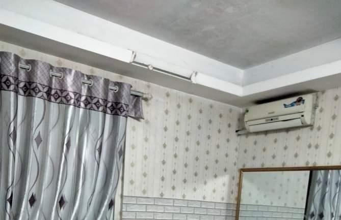 Cần bán gấp căn nhà ở phố Lạc Long Quân, Nhật Tân, Tây Hồ, Hà Nội