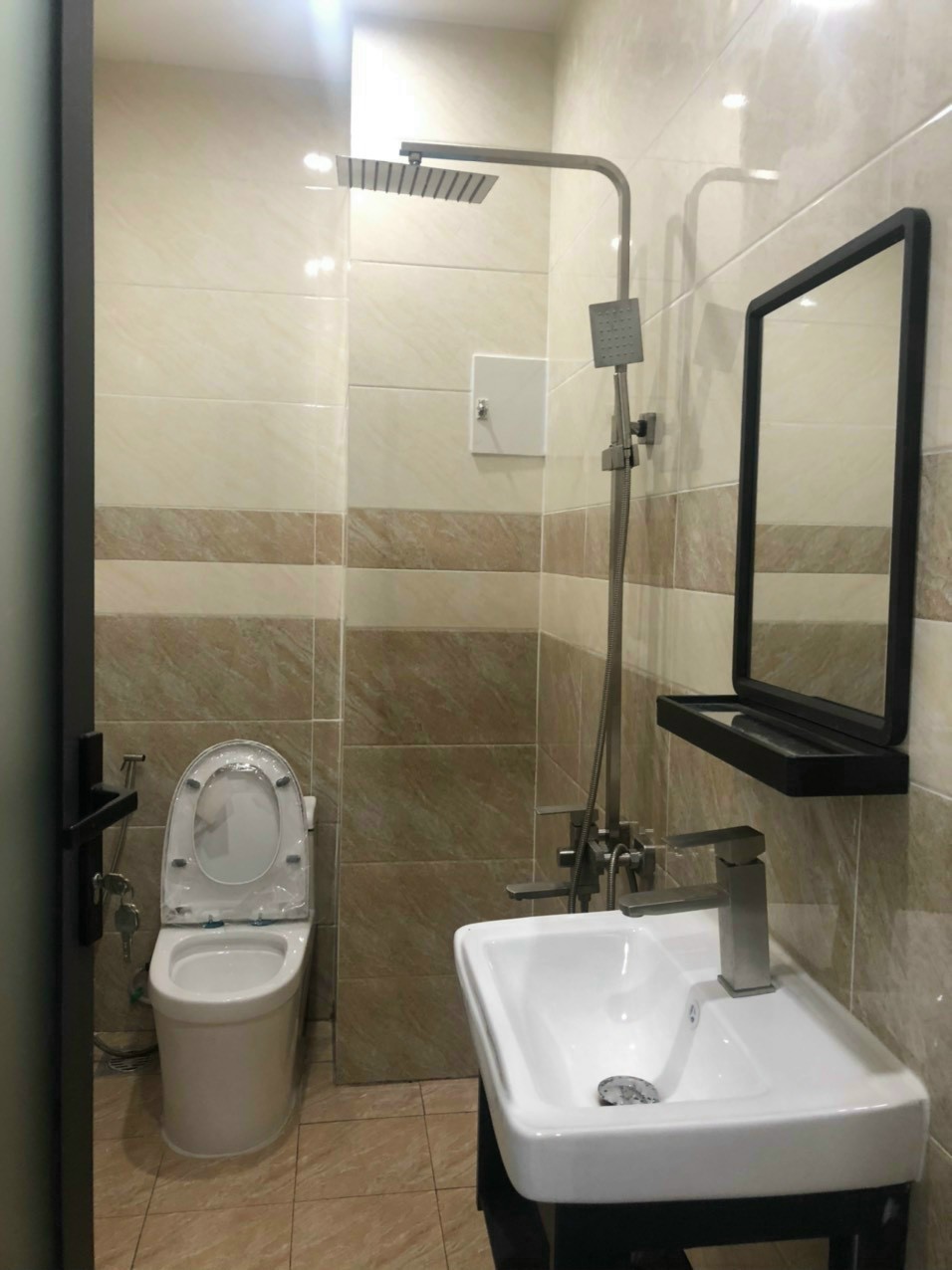 Cho thuê nhà nguyên căn mới xây khu dân cư, giá tốt