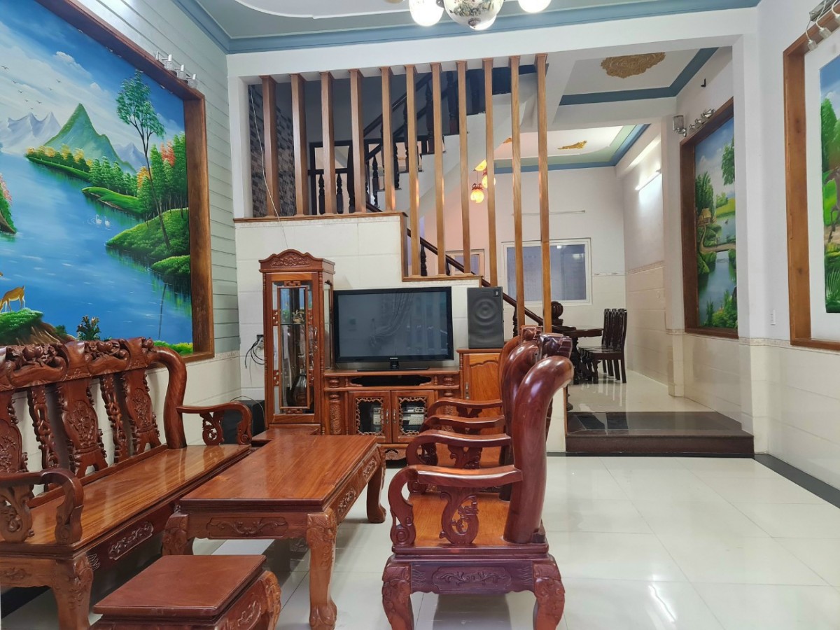Nhà nguyên căn đường 1, Long Thạnh Mỹ, Thủ Đức giá 15tr/tháng