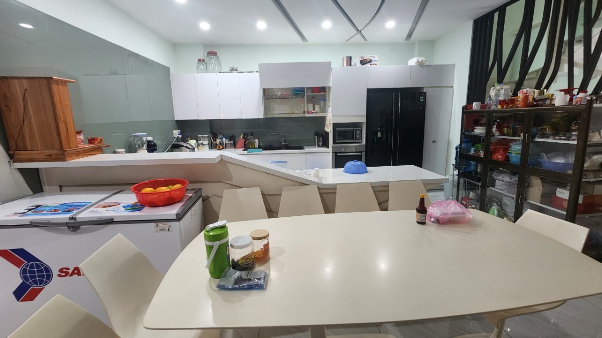Cho thuê nhanh nhà biệt thự cao cấp quận 7 mới đẹp, giá cực tốt