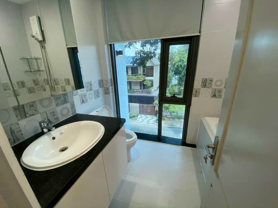 Cho thuê nhanh nhà biệt thự cao cấp quận 7 mới đẹp, giá cực tốt
