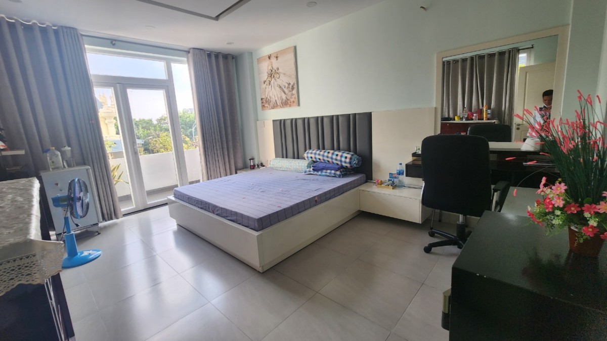 Cho thuê nhanh nhà biệt thự cao cấp quận 7 mới đẹp, giá cực tốt