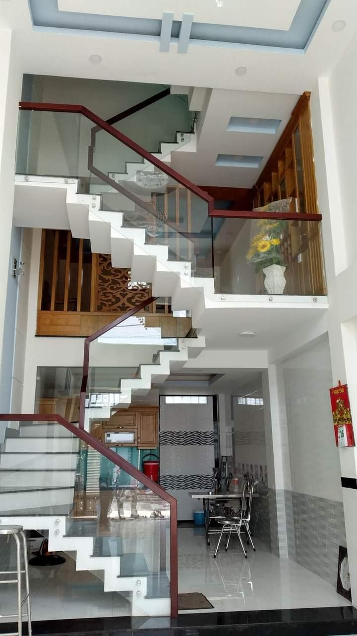Cho thuê nhà 4 tầng hẻm xe tải đường Lò Lu quận 9 giá 10tr/tháng