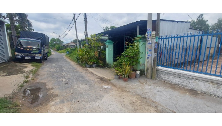 Chính chủ bán đất đẹp Củ Chi, mặt tiền đường nhựa 5m , cách QL 22 : 200m, cách Tân Thông Hội 500m