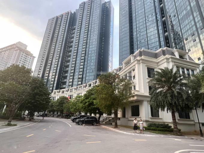 Bán nhanh shophouse 3 mặt tiền thuộc dự án Sunshine City Hà Nội