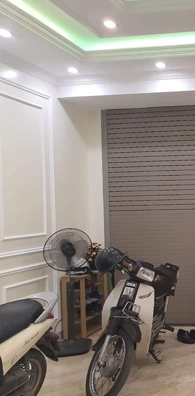 Bán gấp căn nhà mặt phố chính chủ ở Cầu Giấy, Hà Nội giá 19 tỷ