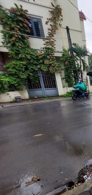 Bán nhà mặt phố ở Long Biên, Hà Nội sổ đỏ sẵn sàng giao dịch
