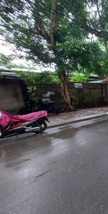 Bán nhà mặt phố ở Long Biên, Hà Nội sổ đỏ sẵn sàng giao dịch