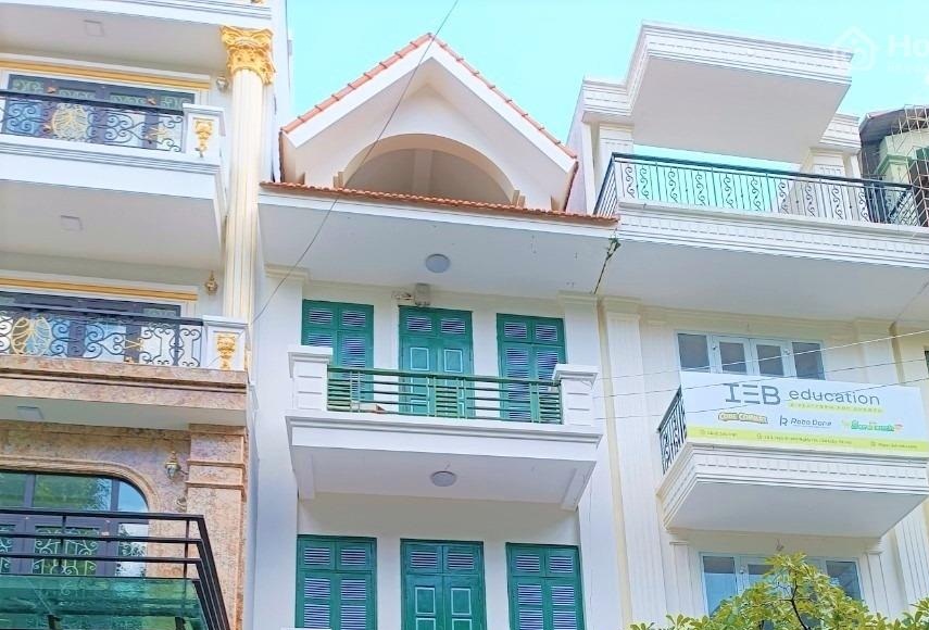 Bán căn nhà mặt phố Hoàng Quốc Việt, Quận Cầu Giấy, Hà Nội giá 16 tỷ