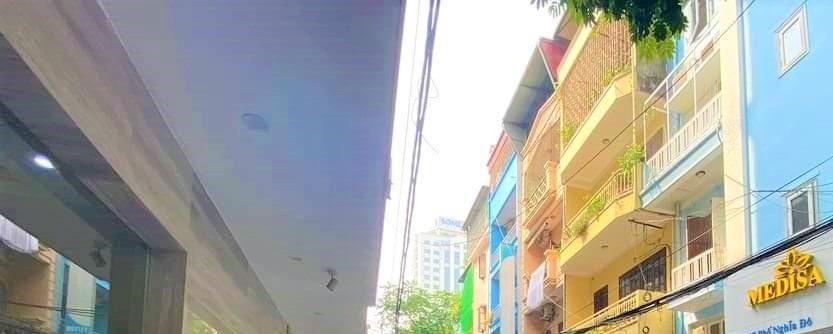Bán căn nhà mặt phố Hoàng Quốc Việt, Quận Cầu Giấy, Hà Nội giá 16 tỷ
