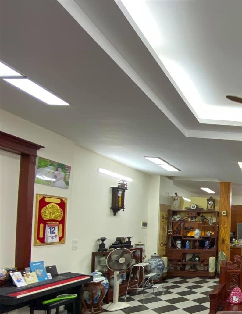 Bán nhà mặt phố chính chủ ở Hoàng Mai, Hà Nội giá 11,3 tỷ