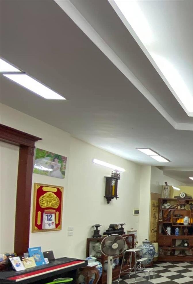 Bán nhà mặt phố chính chủ ở Hoàng Mai, Hà Nội giá 11,3 tỷ