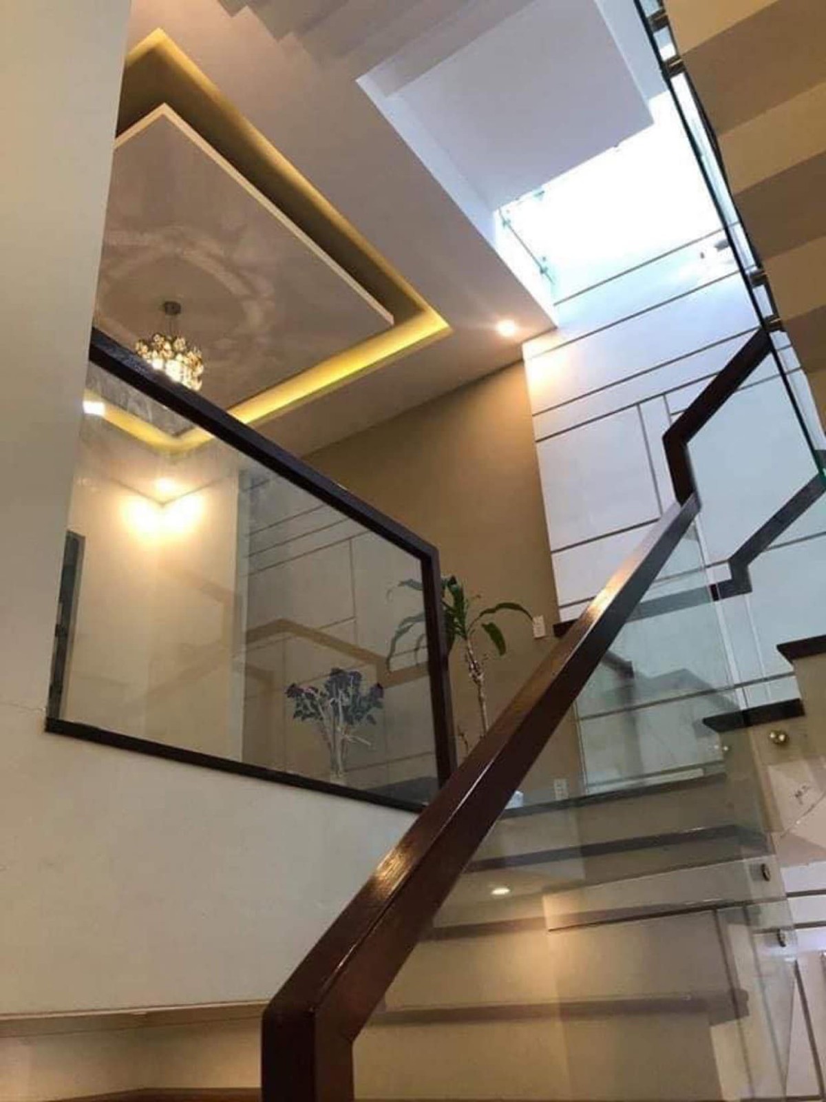 Cho thuê nhà 3 tầng ngay đường Thanh Lương giá 12tr/tháng