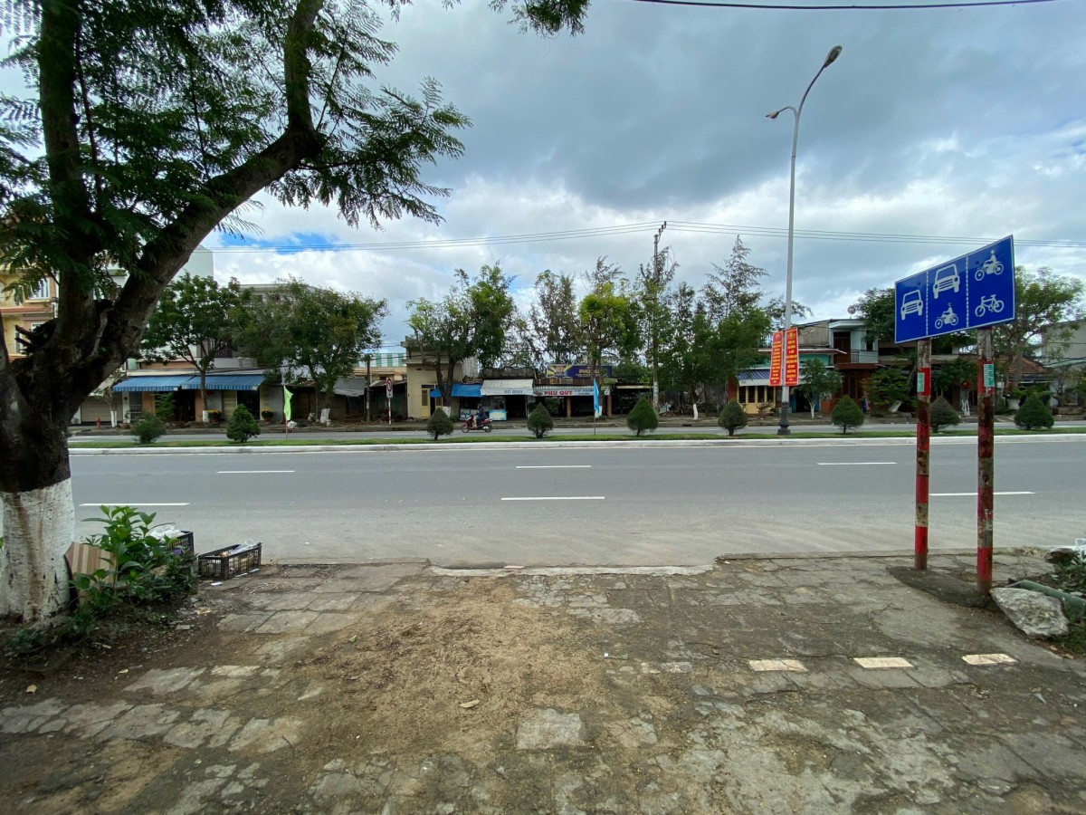 Cho thuê mặt bằng nhà nguyên căn Nguyễn Lương Bằng