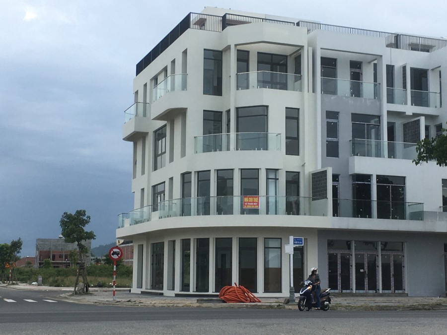 Chính chủ cần cho thuê nhà 3 mặt tiền, 4 tầng đường Hoàng Thị Loan