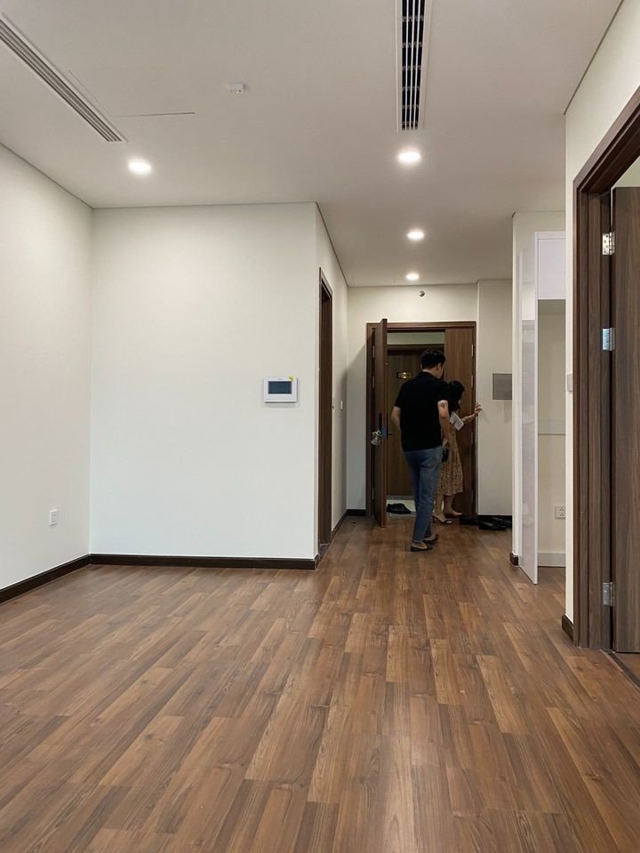 CC cho thuê CHCC A10 Nam Trung Yên. CH tầng 21, 76m2, 2PN, NT đẹp, giá 13 tr/th, LH: 0931 924 999