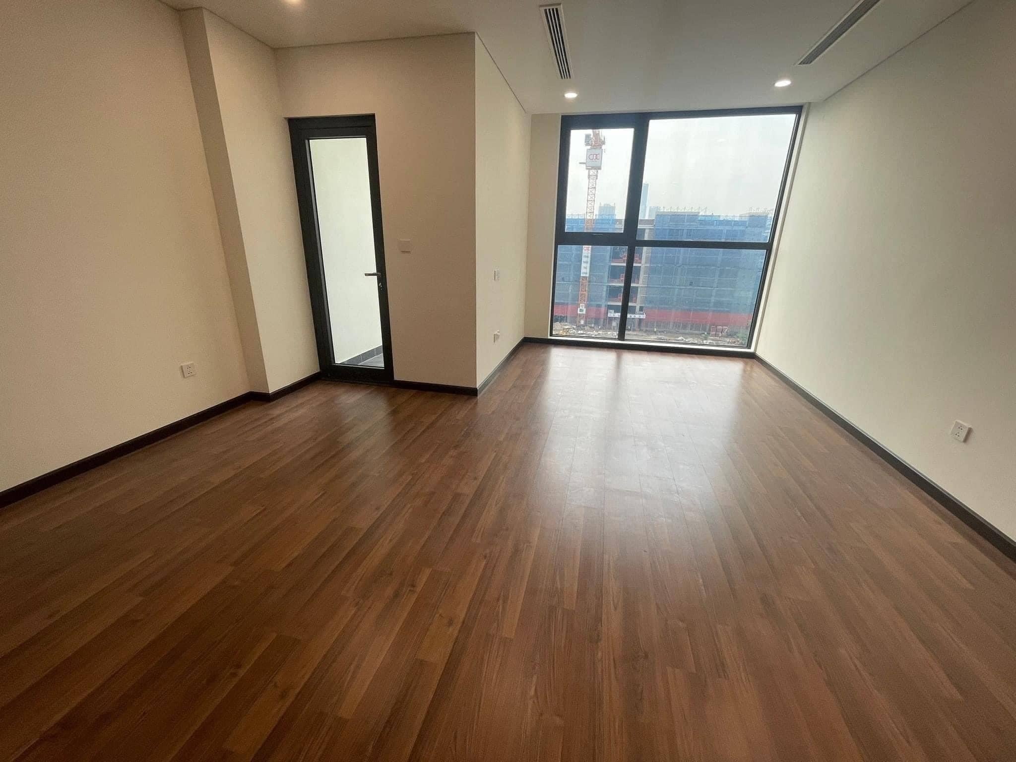 CC cho thuê CHCC A10 Nam Trung Yên. CH tầng 21, 76m2, 2PN, NT đẹp, giá 13 tr/th, LH: 0931 924 999