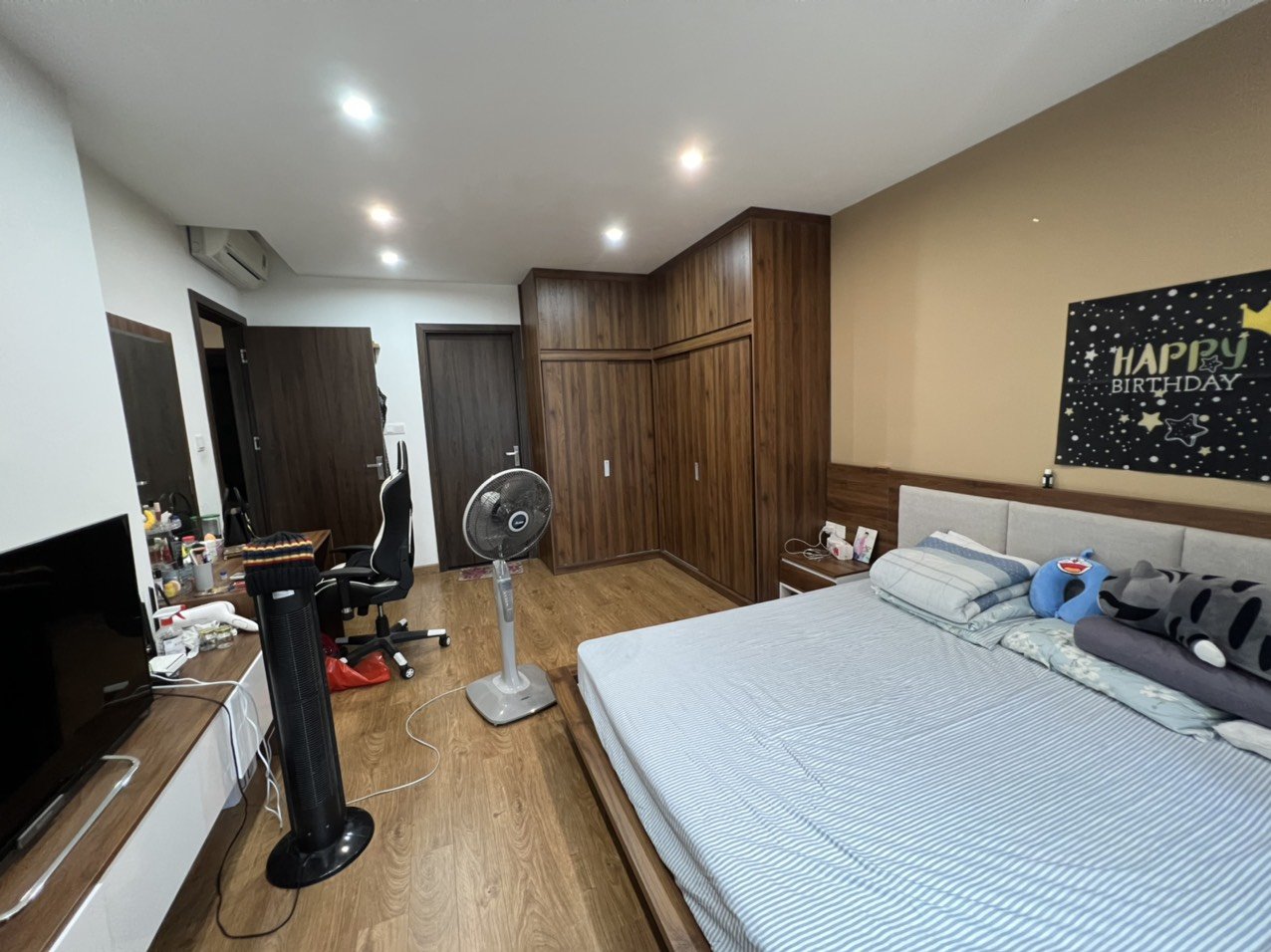 Cần tiền kinh doanh bán nhanh căn Mulberry Lane tầng trung, nhà mới, đẹp, để lại full đồ