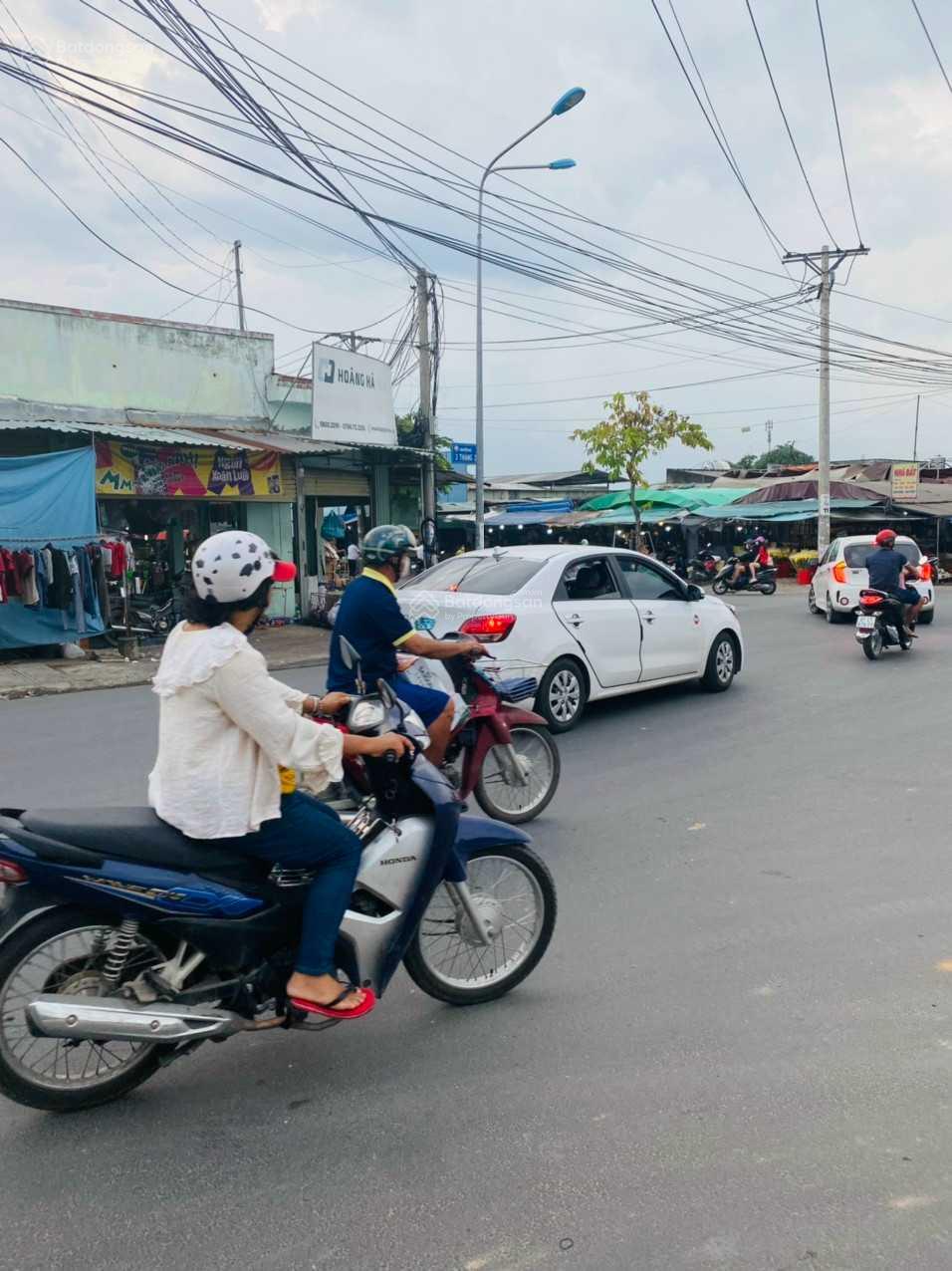 Nhà mặt tiền kinh doanh DT 117m2 gần chợ giá 7 tỷ 750tr