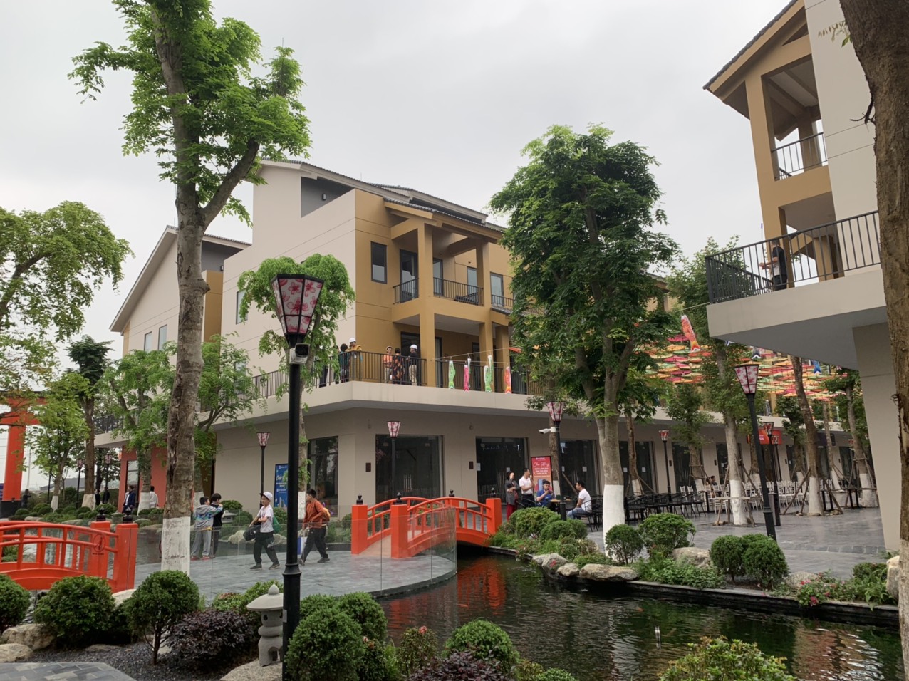 Gia đình đi nước ngoài bán shophouse phố đi bộ full đồ giá 4,x tỷ wyndham Thanh Thủy