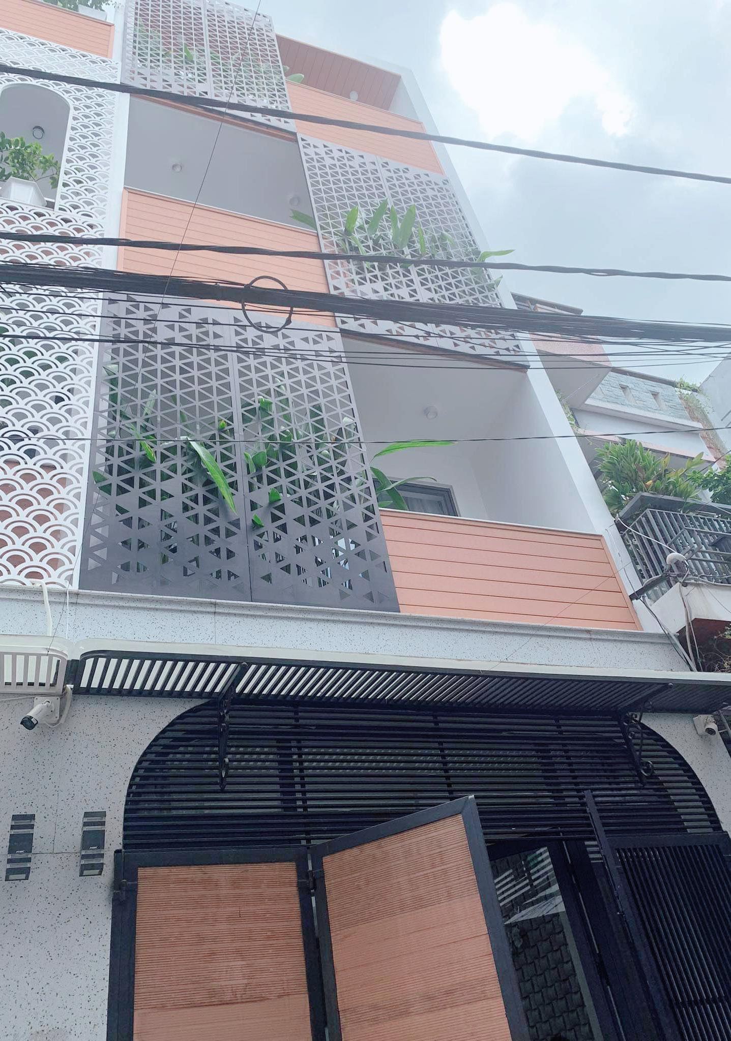 Nhà mới full nt ngay khu phân lô đồng bộ Emart -2mt 41m2-4tang Phan Huy Ích -7 tỷ nhỉnh 0932030061