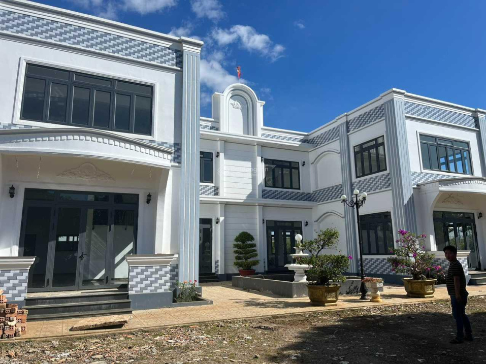 Cho thuê biệt thự diện tích 3000m2, Thị trấn Yên Nghĩa, Lâm Đồng