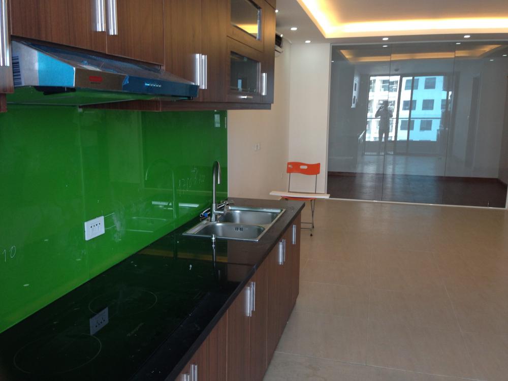 Cho thuê căn hộ chung cư Five Star Tower, 90m2, 3phòng ngủ, 2 WC, đồ cơ bản, giá 10 triệu/th