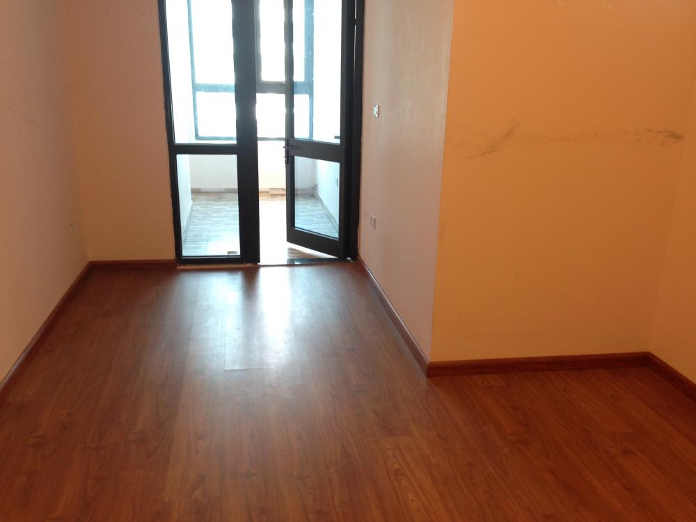 Cho thuê căn hộ chung cư Five Star Tower, 90m2, 3phòng ngủ, 2 WC, đồ cơ bản, giá 10 triệu/th