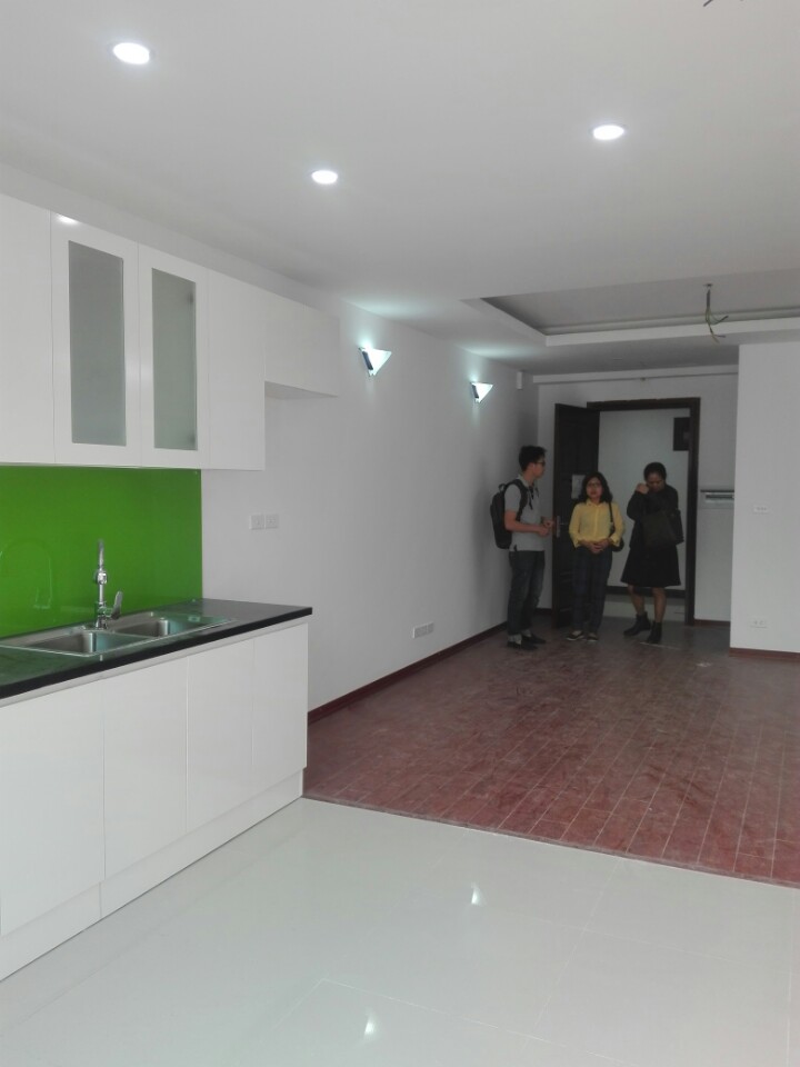 Cho thuê CHCC 125 Hoàng Ngân 3 phòng ngủ, đồ cơ bản, 13 tr/tháng nhà mới vào ngay