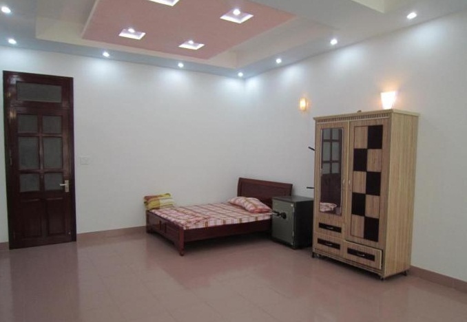 Cho thuê nhà tập thể B1 mặt hồ Giảng Võ, 70m2, 2PN, 1WC, 9tr/th