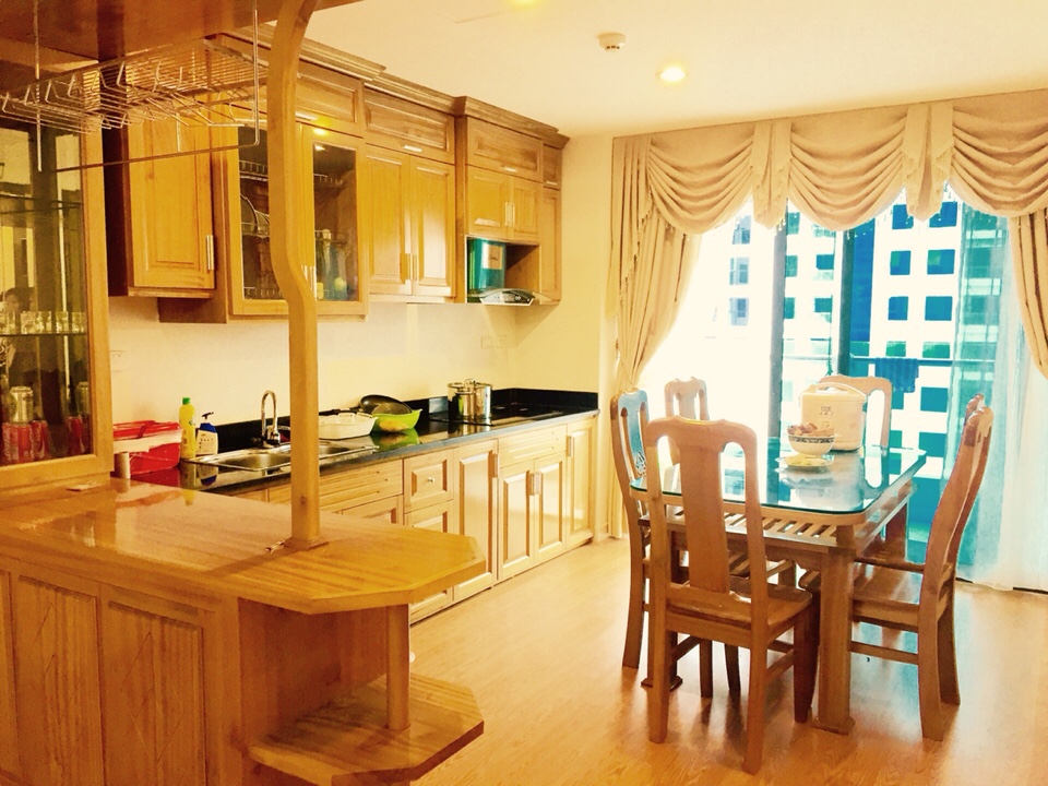 Cho thuê căn hộ 129 Trương Định tầng trung 90m2, 3PN, đồ cơ bản
