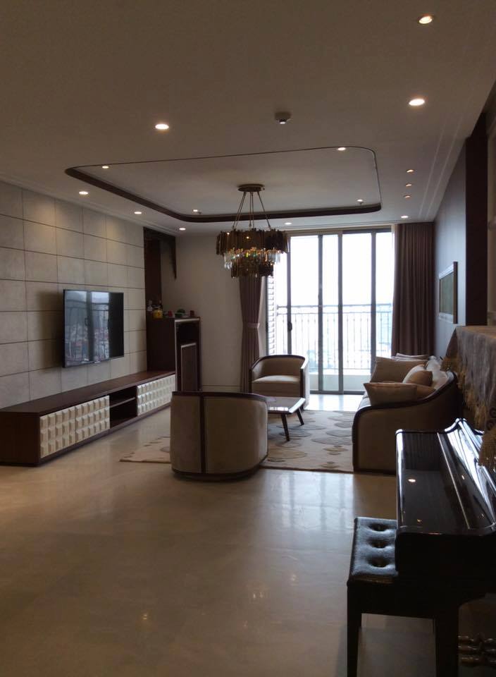 Cho thuê CHCC 170 Đê La Thành, DT 150m2, 3PN sáng, đã trang bị đầy đủ đồ, giá 14r/th