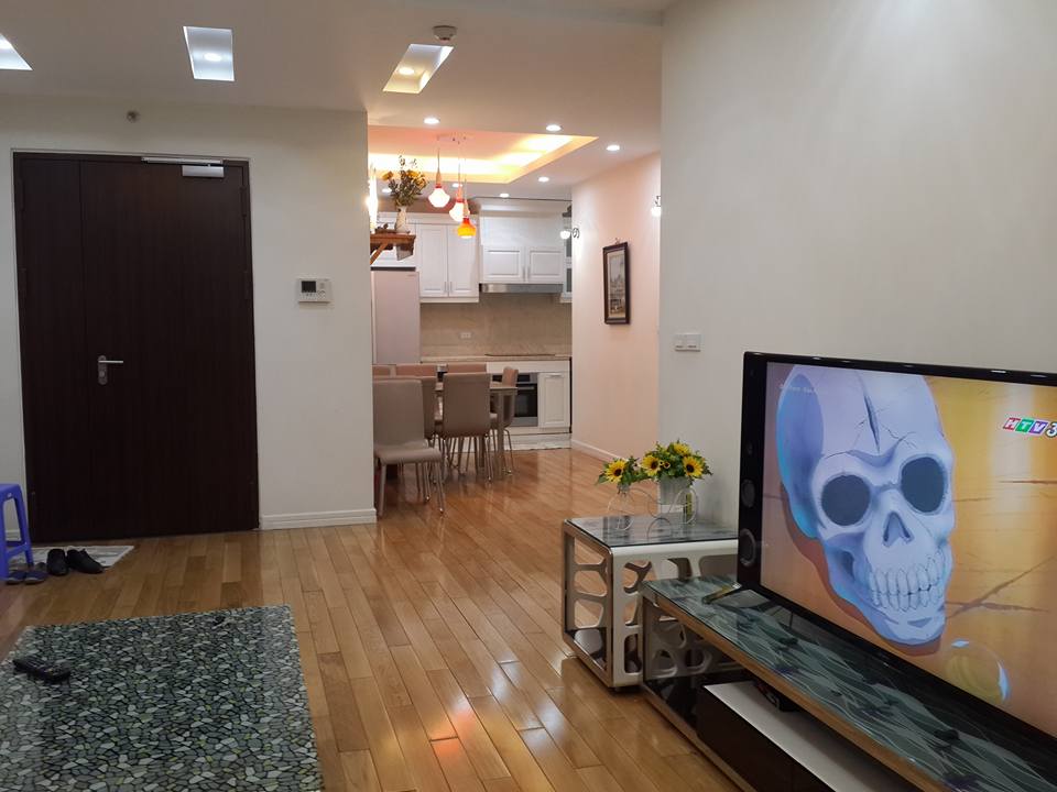 Cho thuê chung cư 93 Lò Đúc, 100m2, 2 phòng ngủ, đủ đồ 13 tr/th, không đồ giá 12 tr/th