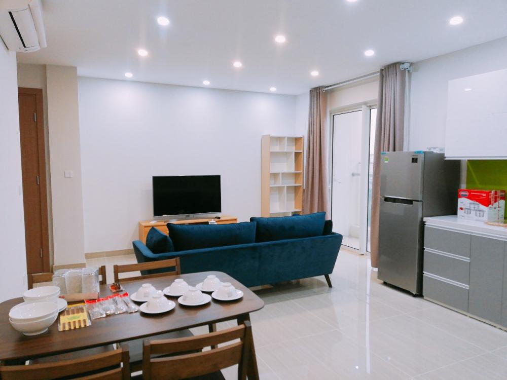 Chính chủ cho thuê 2 ngủ đủ nội thất view sân golf chung cư Ciputra