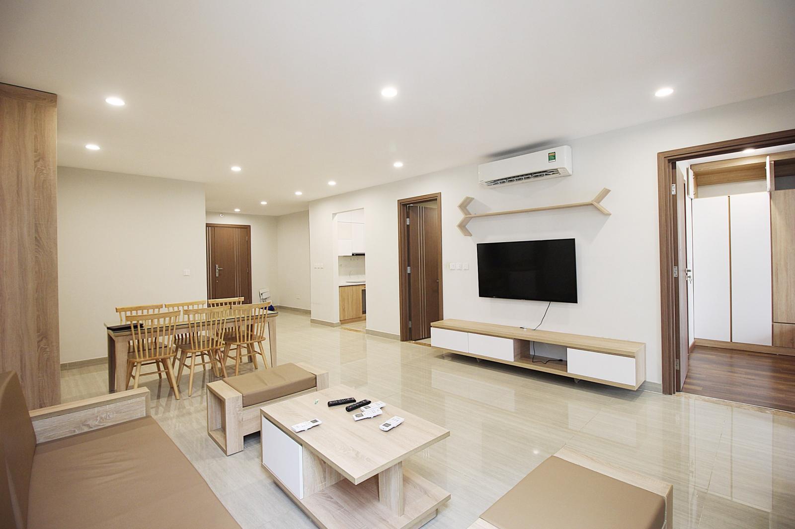 Cho thuê căn hộ chung cư Scitech Tower 304 Hồ Tùng Mậu, sàn gỗ 4 ngủ, 9 triệu/tháng