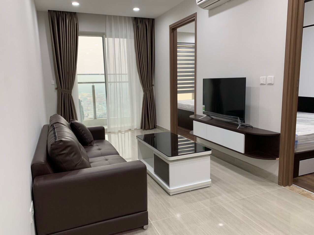 CẦN CHO THUÊ 2 NGỦ CIPUTRA THE LINK 345 FULL NỘI THẤT TẦNG CAO GIÁ CHỈ 13TR/ THÁNG