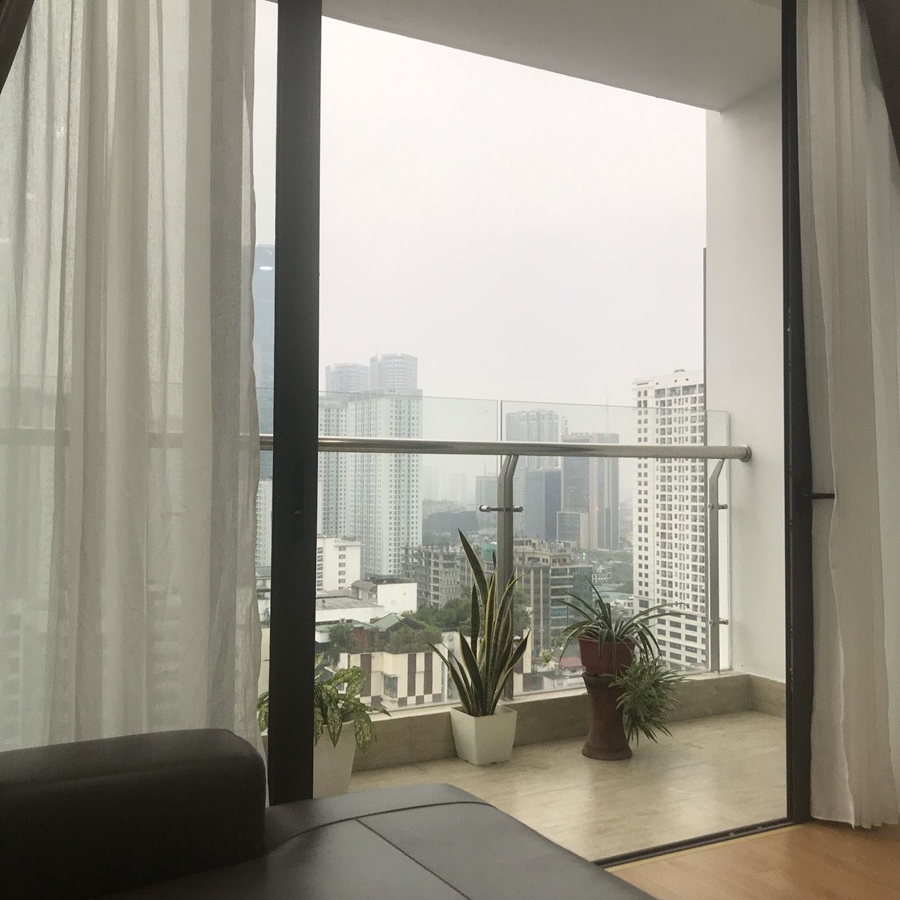 Chính chủ cần cho thuê căn hộ E2 Yên Hòa, Chelsea Residences, DT 80m2, 2PN, nhà mới full nội thất