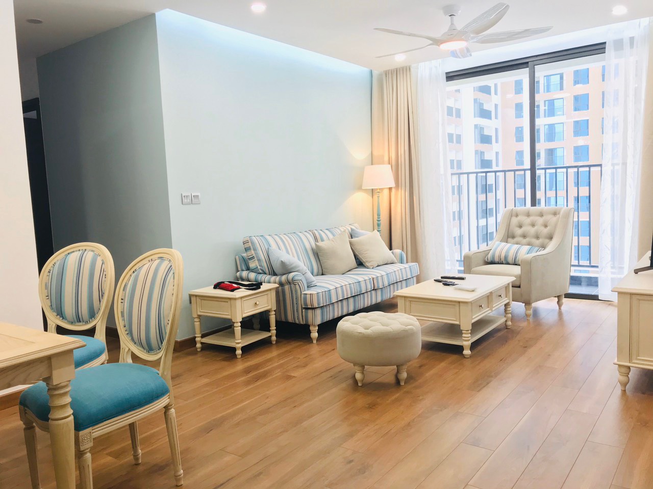 Cho thuê căn hộ cao cấp chung cư Kosmo Tây Hồ 2PN đủ đồ 13 tr/tháng
