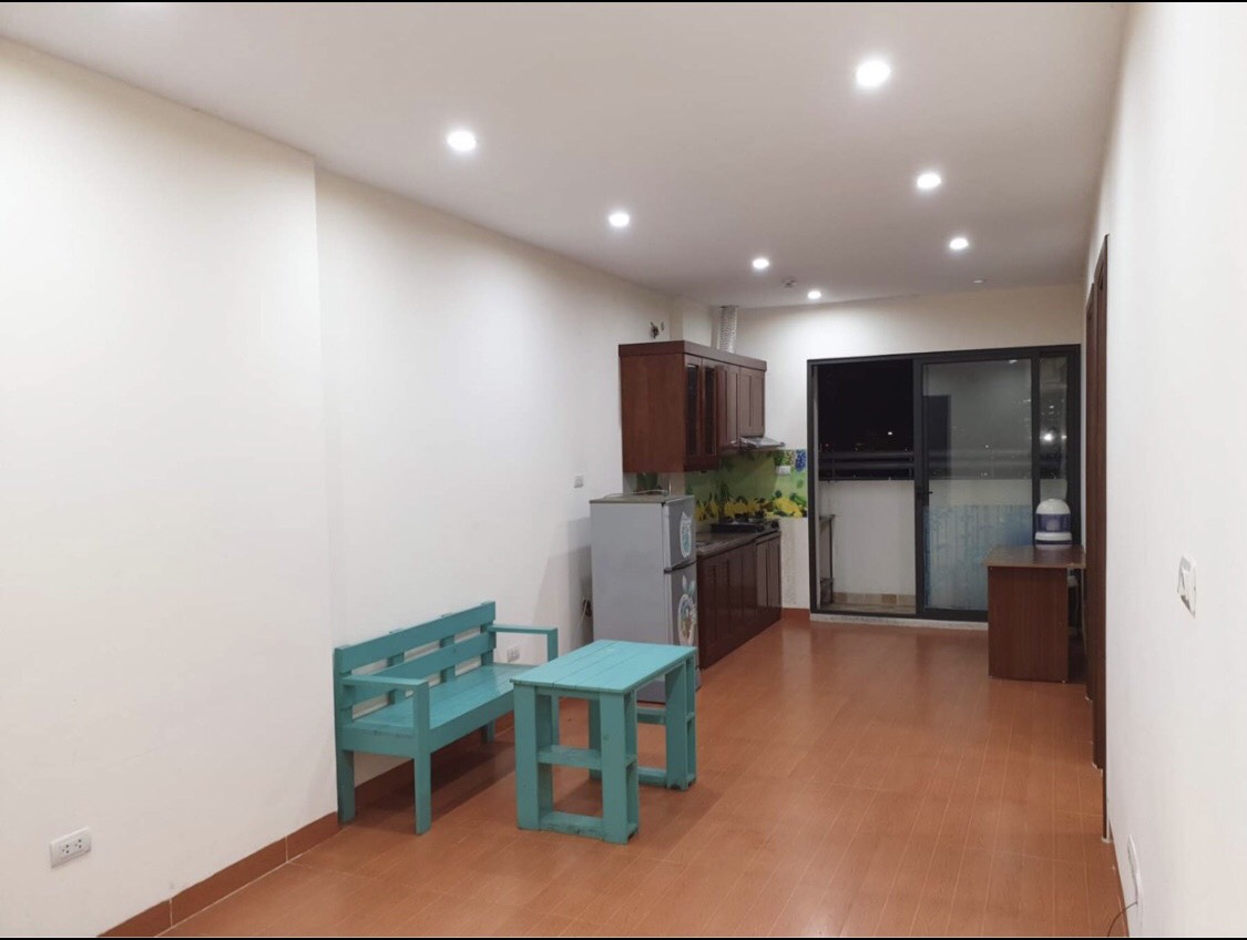 Cho thuê chung cư đầy đủ đồ ngõ 120 Hoàng Quốc Việt, 105m2, 3 phòng ngủ, đủ đồ, 10 tr/tháng