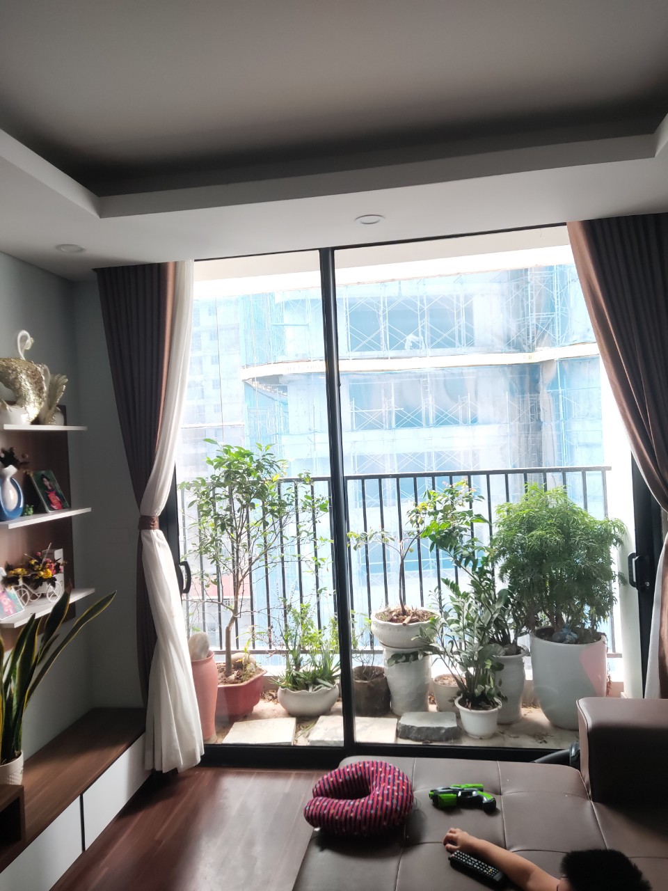 Cho thuê CHCC N01T5 Ngoại Giao Đoàn tòa Lạc Hồng Lotus 109m 3PN full đồ ban công hướng Đông mát mẻ