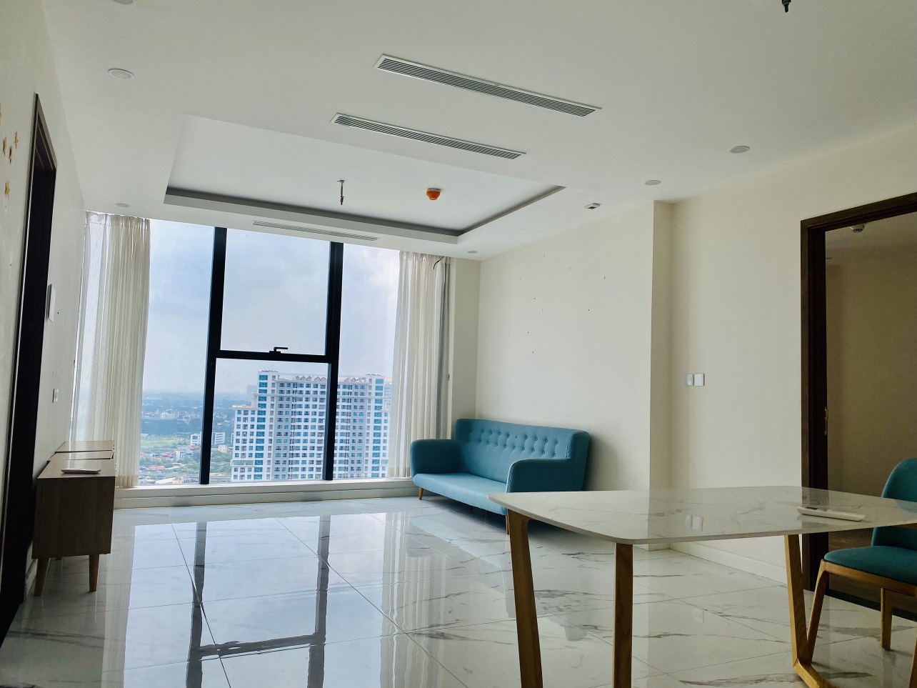 Cho thuê căn hộ chung cư Intracom Cầu Diễn