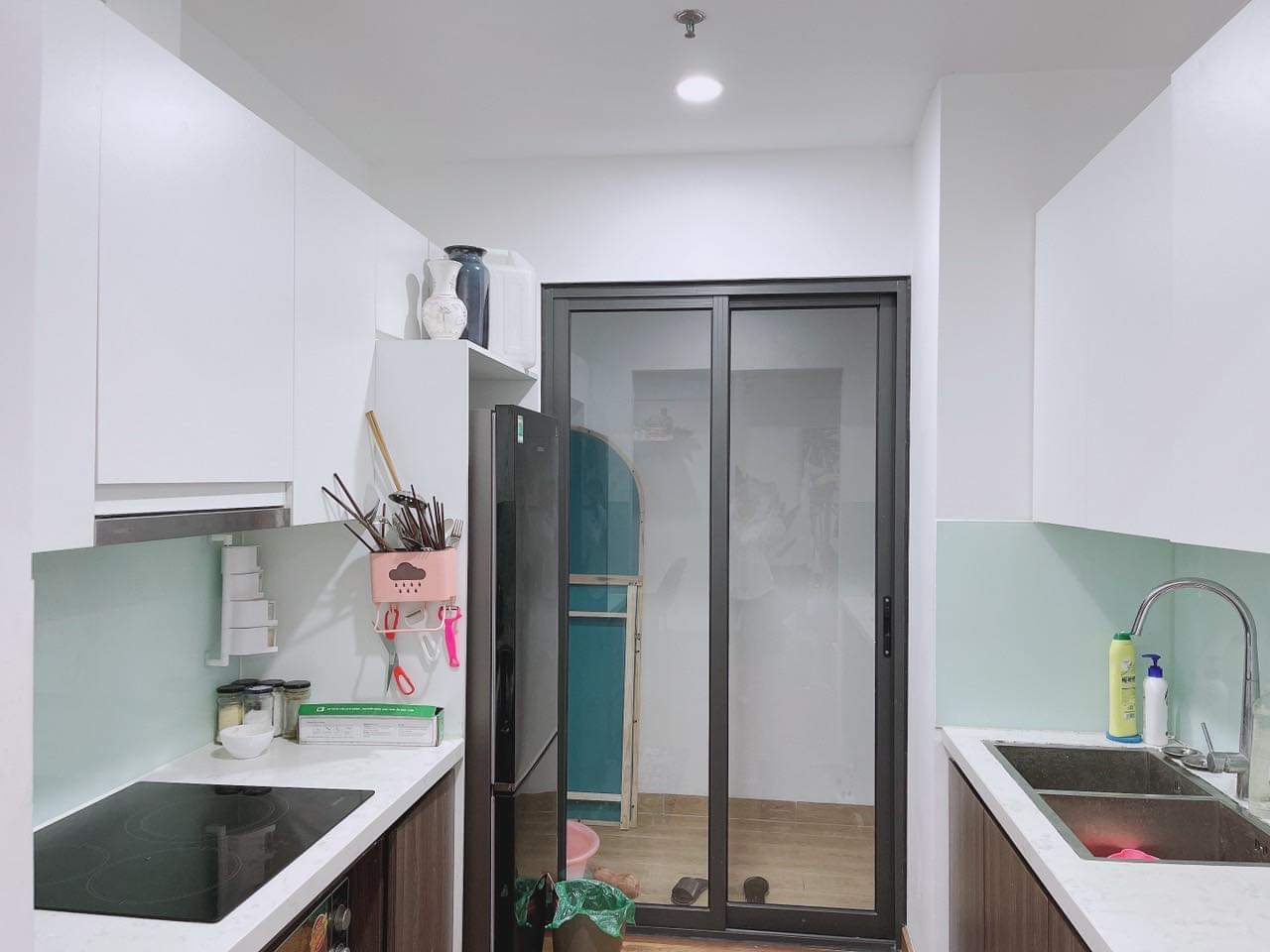 Cho thuê căn hộ 2PN 75m2 chung cư Amber Riverside Minh Khai thông với Times City đồ cơ bản